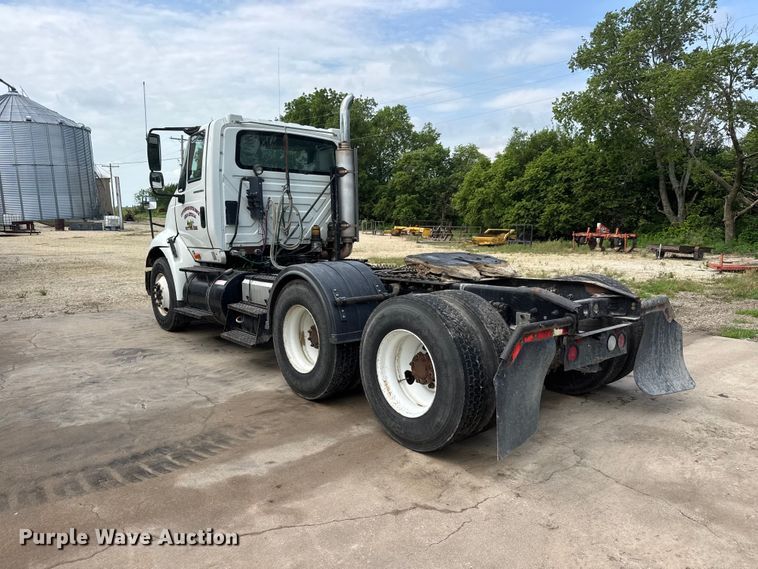 image for item NA9432 2007 International 8600 semi truck