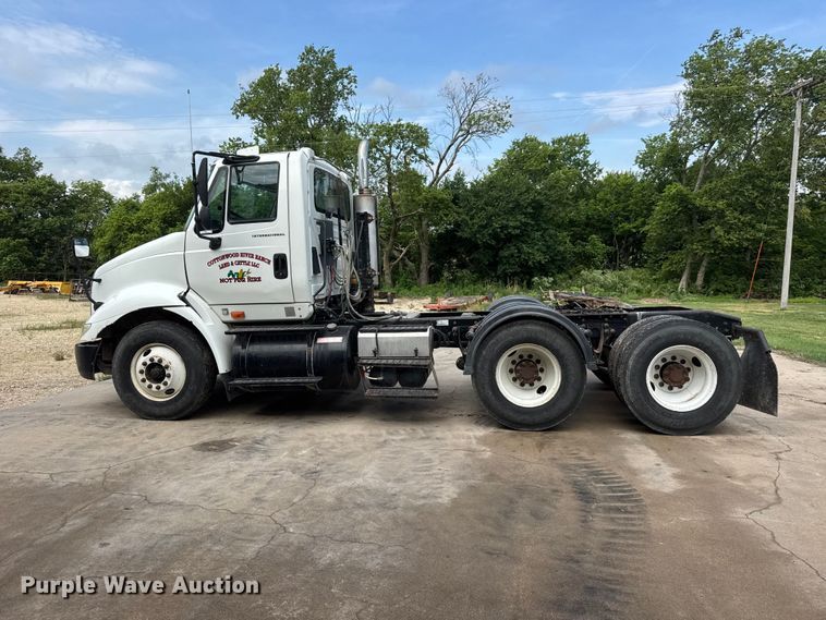 image for item NA9432 2007 International 8600 semi truck
