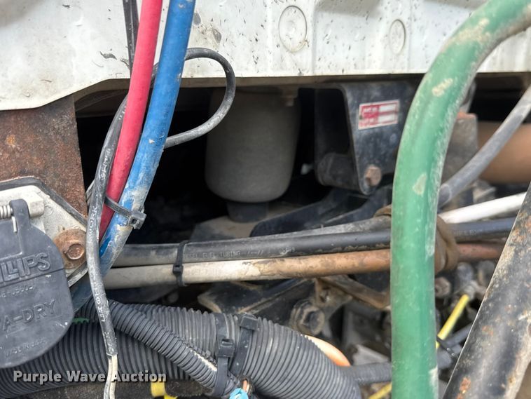 image for item NA9432 2007 International 8600 semi truck