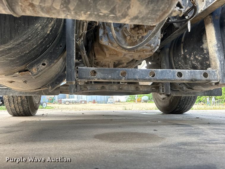 image for item NA9432 2007 International 8600 semi truck