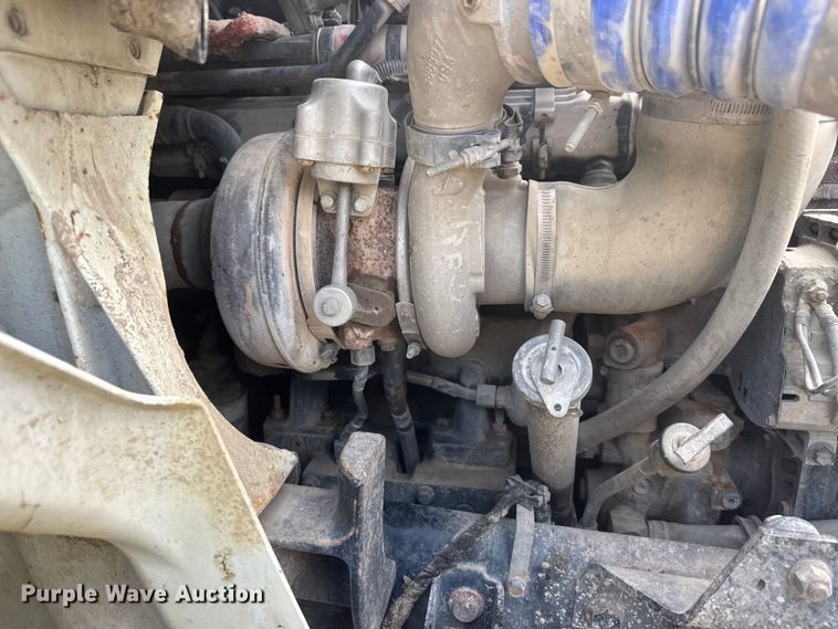 image for item NA9432 2007 International 8600 semi truck