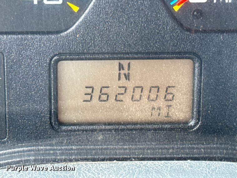image for item NA9432 2007 International 8600 semi truck