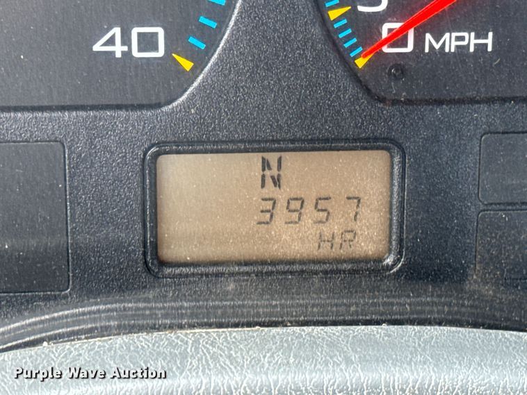 image for item NA9432 2007 International 8600 semi truck