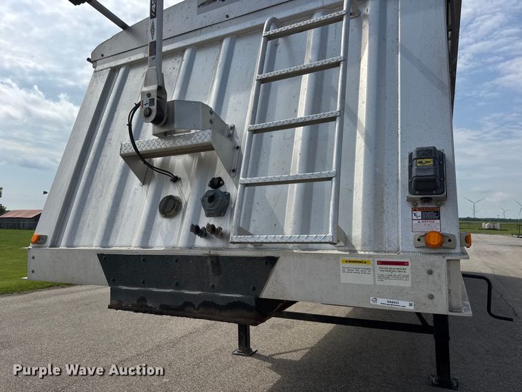 image for item NA9433 2017 Neville Built  grain trailer