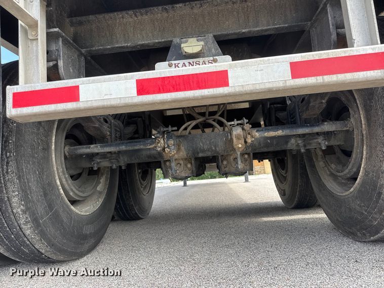 image for item NA9433 2017 Neville Built  grain trailer