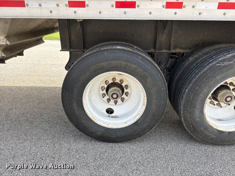 image for item NA9433 2017 Neville Built  grain trailer