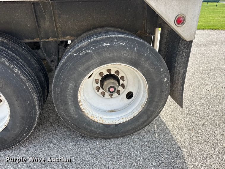 image for item NA9433 2017 Neville Built  grain trailer