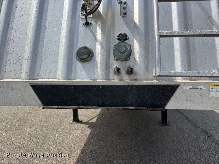 image for item NA9434 2019 Neville Built grain trailer