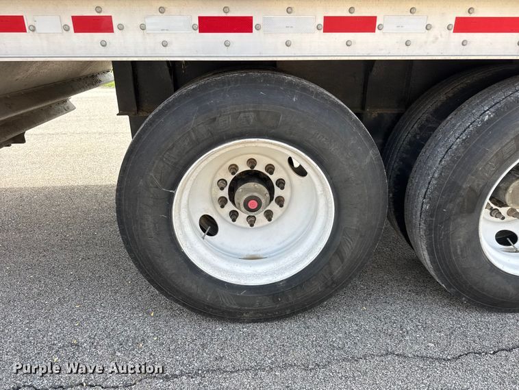 image for item NA9434 2019 Neville Built grain trailer