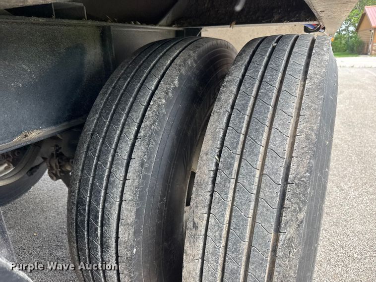 image for item NA9434 2019 Neville Built grain trailer