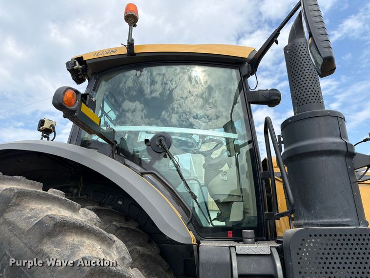image for item NA9436 2016 Challenger 1038 MFWD tractor