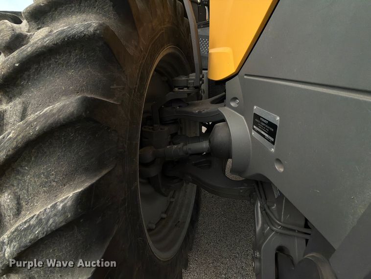 image for item NA9436 2016 Challenger 1038 MFWD tractor