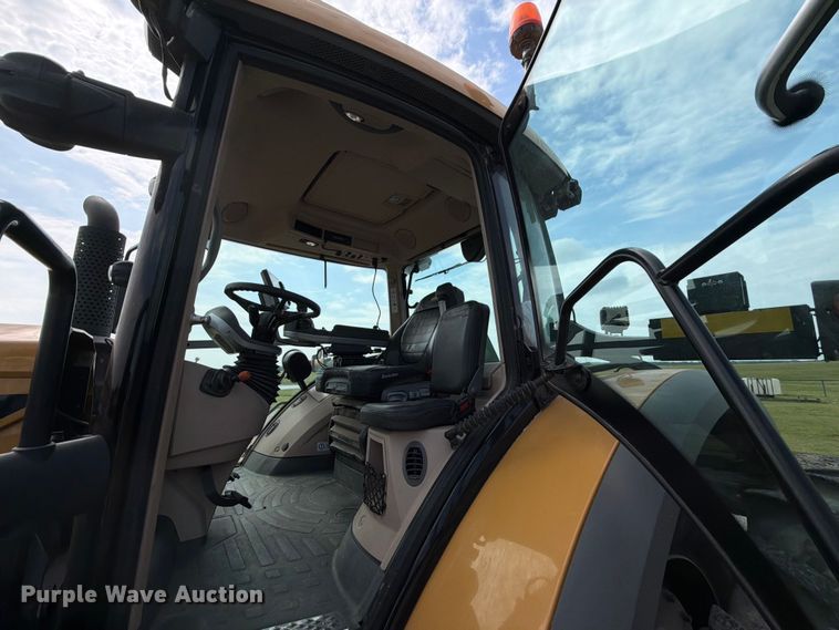 image for item NA9436 2016 Challenger 1038 MFWD tractor