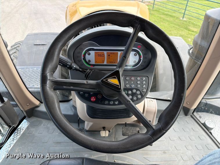 image for item NA9436 2016 Challenger 1038 MFWD tractor