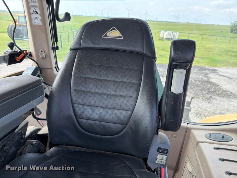image for item NA9436 2016 Challenger 1038 MFWD tractor
