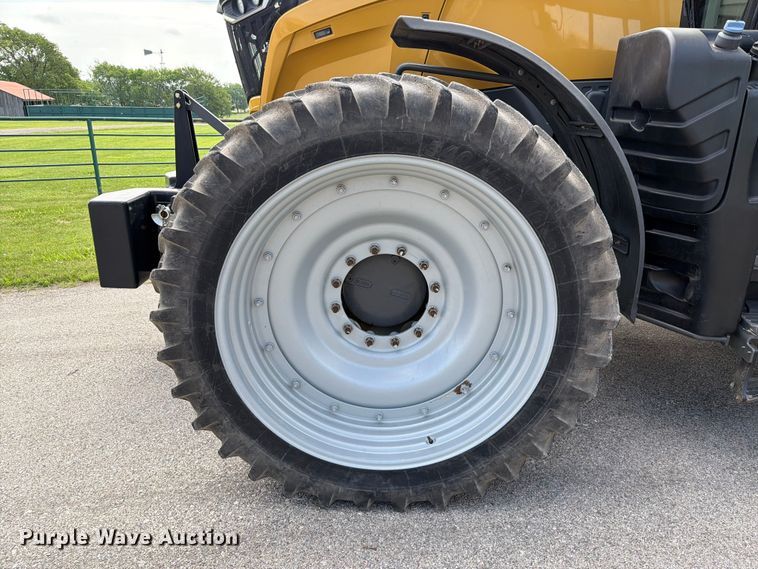 image for item NA9436 2016 Challenger 1038 MFWD tractor