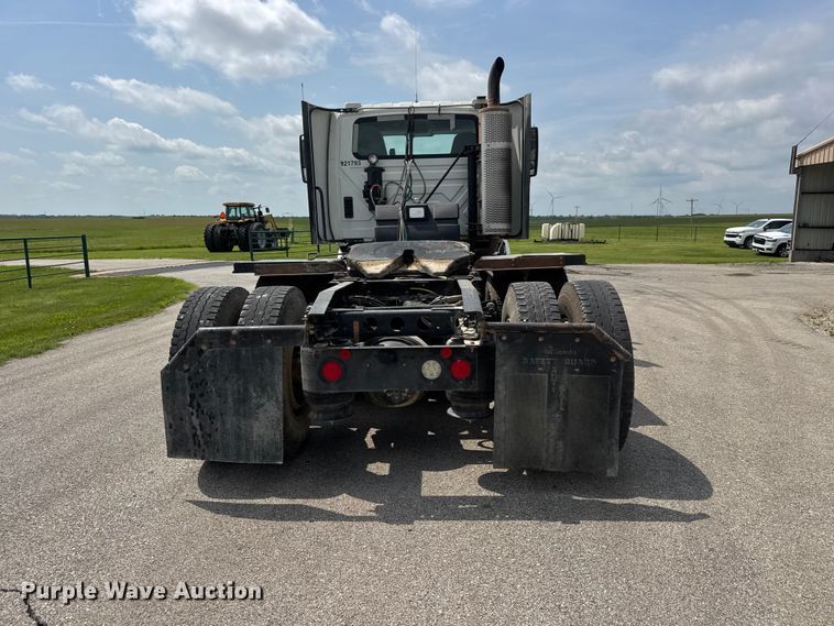 image for item NA9437 2013 International ProStar+ 122 semi truck