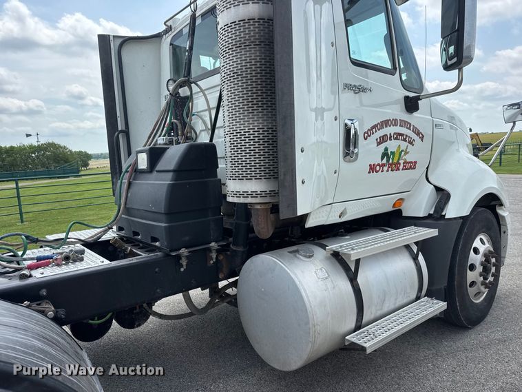 image for item NA9437 2013 International ProStar+ 122 semi truck