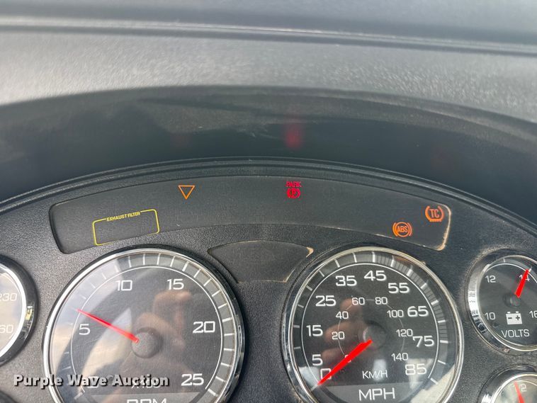 image for item NA9437 2013 International ProStar+ 122 semi truck