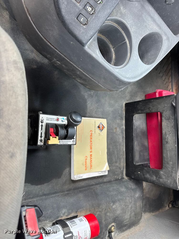 image for item NA9437 2013 International ProStar+ 122 semi truck