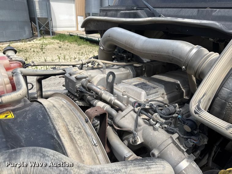 image for item NA9437 2013 International ProStar+ 122 semi truck