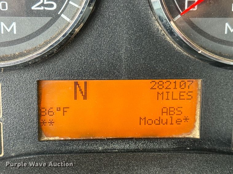 image for item NA9437 2013 International ProStar+ 122 semi truck