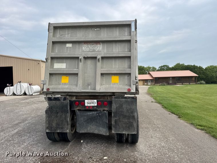 image for item NA9438 1989 Travis 28FT-S-96-FT-TA end dump trailer