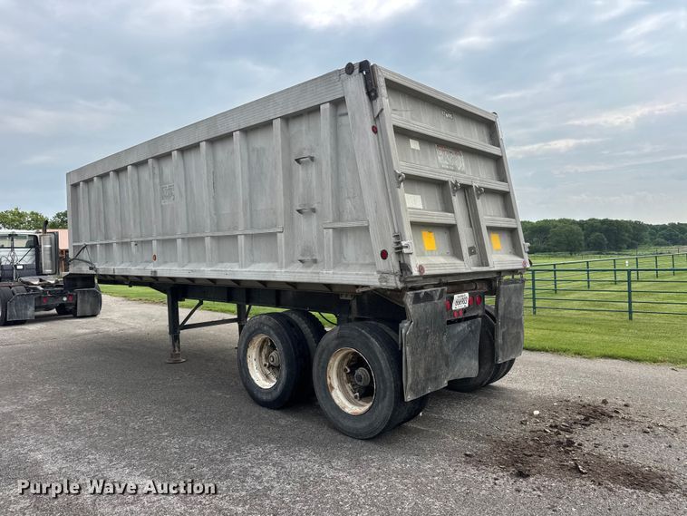image for item NA9438 1989 Travis 28FT-S-96-FT-TA end dump trailer