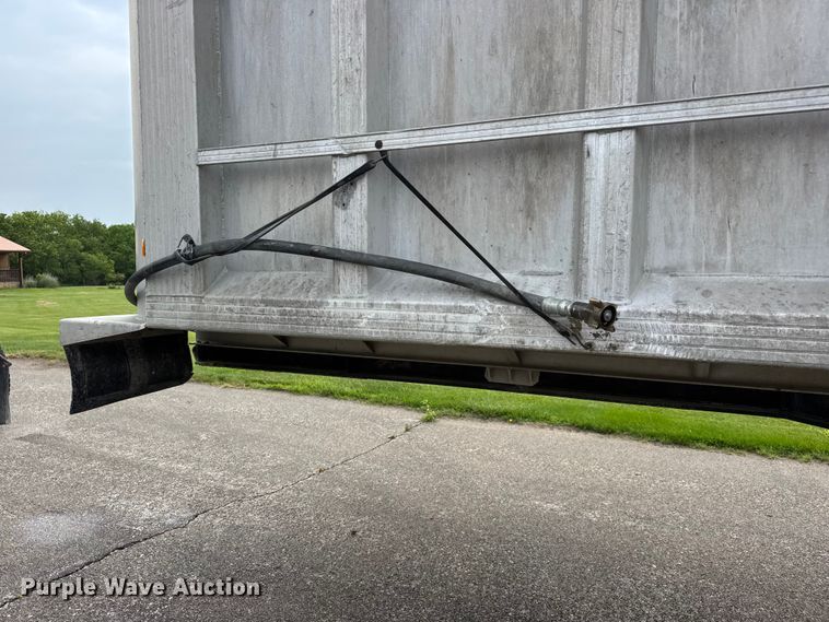 image for item NA9438 1989 Travis 28FT-S-96-FT-TA end dump trailer
