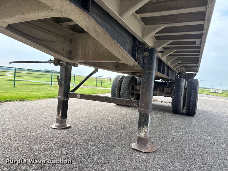 image for item NA9438 1989 Travis 28FT-S-96-FT-TA end dump trailer
