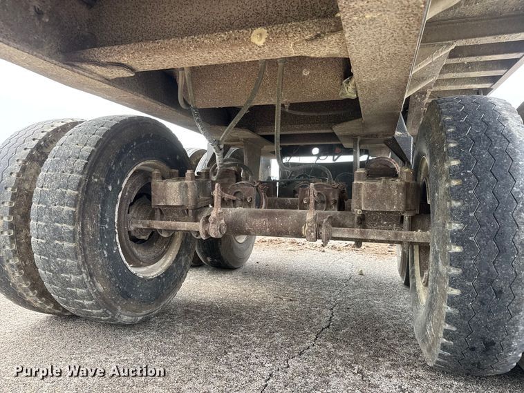 image for item NA9438 1989 Travis 28FT-S-96-FT-TA end dump trailer