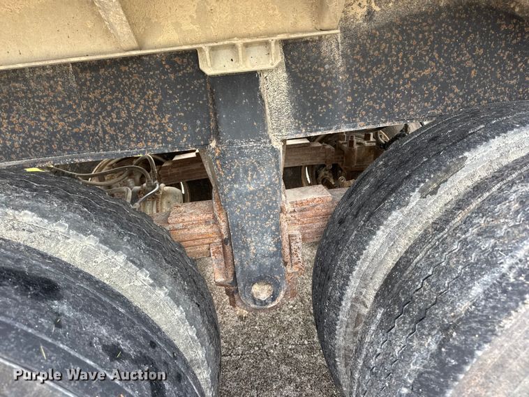 image for item NA9438 1989 Travis 28FT-S-96-FT-TA end dump trailer
