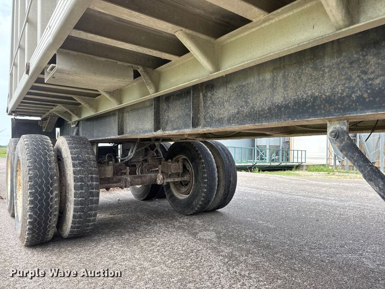 image for item NA9438 1989 Travis 28FT-S-96-FT-TA end dump trailer
