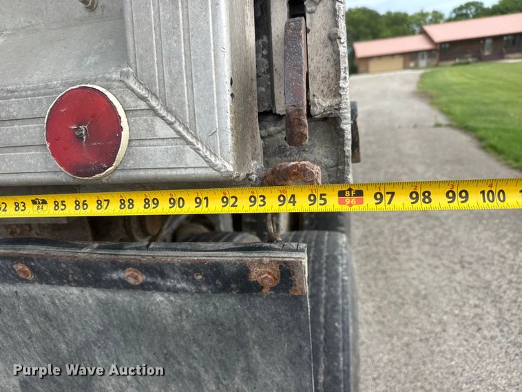 image for item NA9438 1989 Travis 28FT-S-96-FT-TA end dump trailer