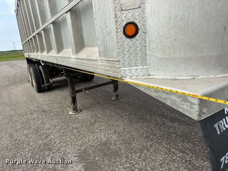 image for item NA9438 1989 Travis 28FT-S-96-FT-TA end dump trailer