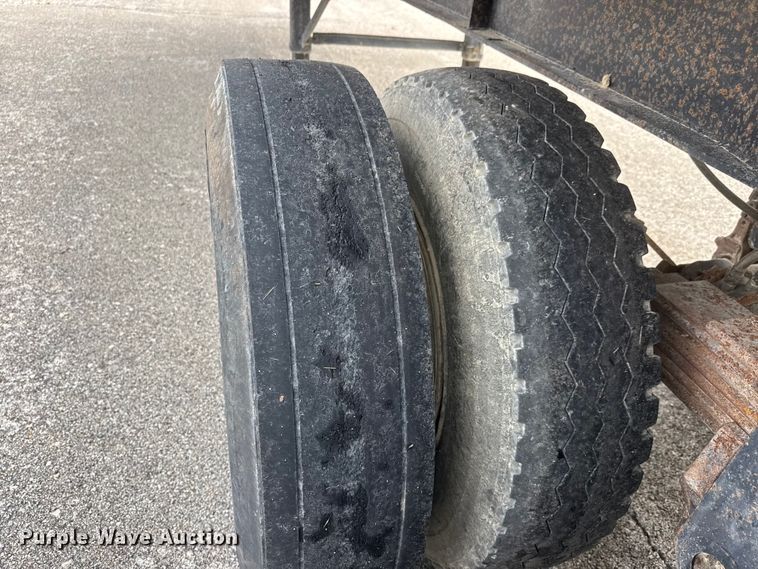 image for item NA9438 1989 Travis 28FT-S-96-FT-TA end dump trailer