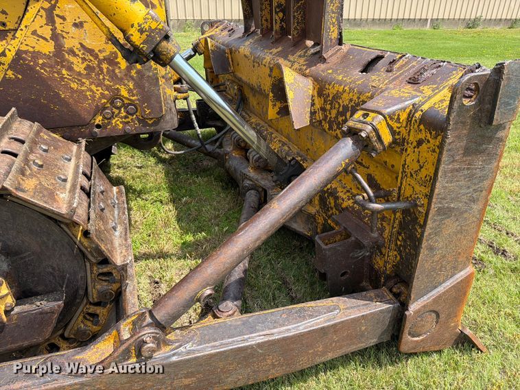 image for item NA9440 1970 Caterpillar D6C dozer