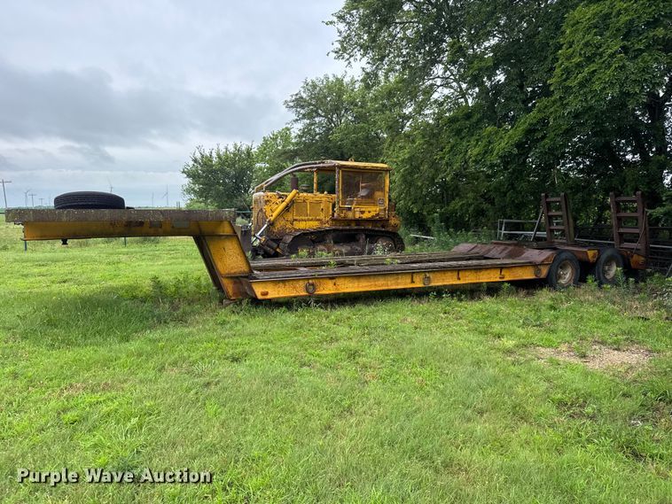 image for item NA9441 1975 Hyster C25TDA drop deck equipment trailer
