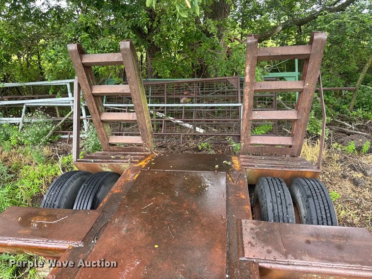 image for item NA9441 1975 Hyster C25TDA drop deck equipment trailer