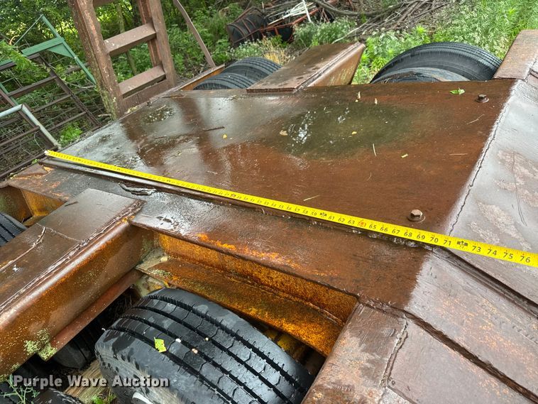 image for item NA9441 1975 Hyster C25TDA drop deck equipment trailer
