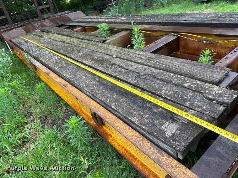 image for item NA9441 1975 Hyster C25TDA drop deck equipment trailer