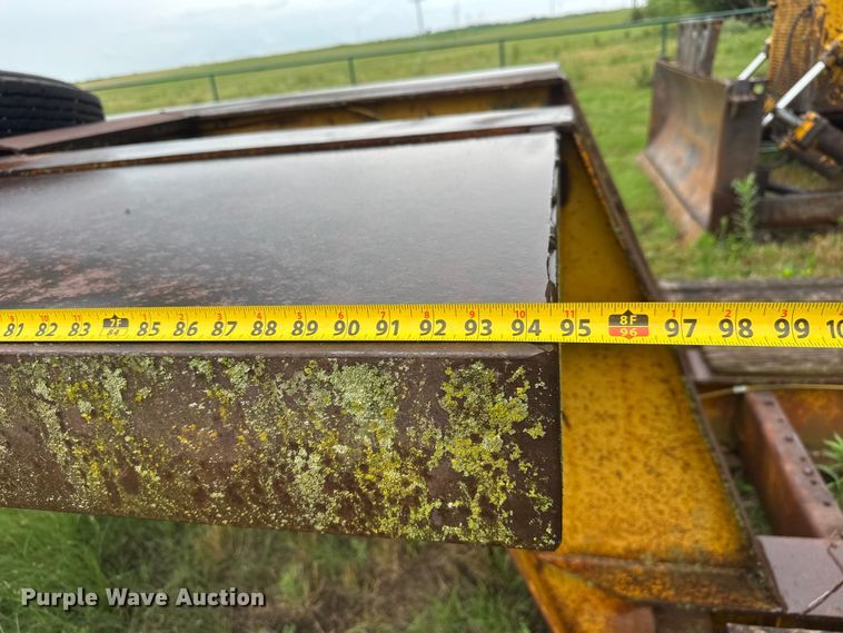 image for item NA9441 1975 Hyster C25TDA drop deck equipment trailer