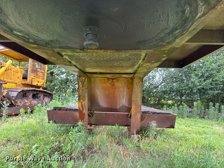 image for item NA9441 1975 Hyster C25TDA drop deck equipment trailer