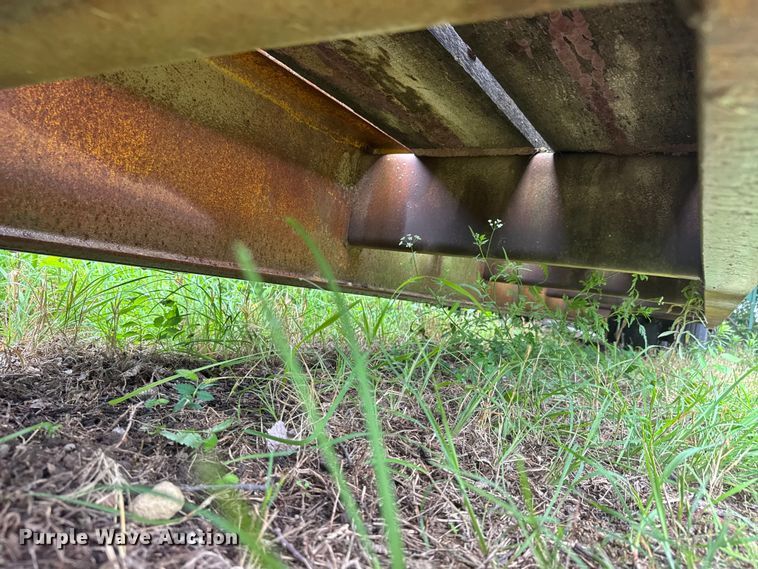 image for item NA9441 1975 Hyster C25TDA drop deck equipment trailer