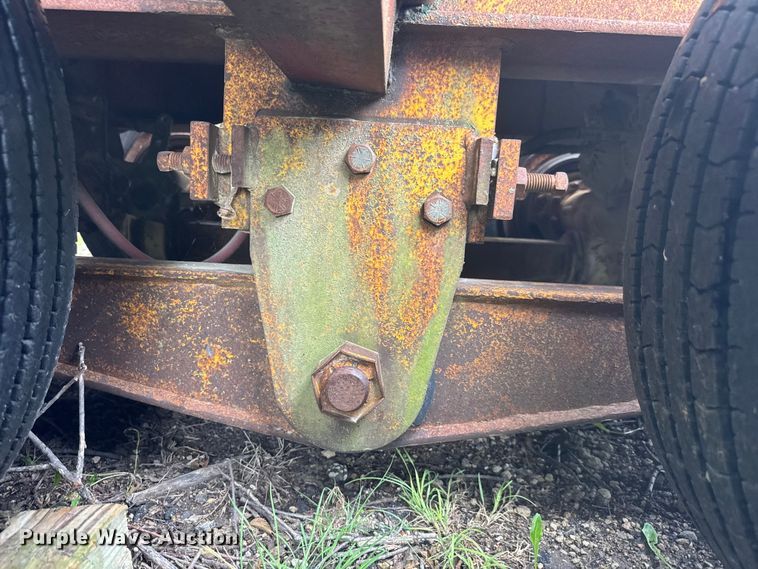 image for item NA9441 1975 Hyster C25TDA drop deck equipment trailer