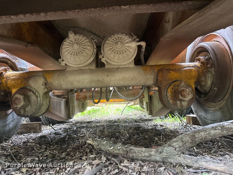 image for item NA9441 1975 Hyster C25TDA drop deck equipment trailer