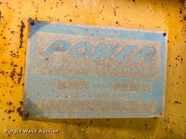 image for item NA9441 1975 Hyster C25TDA drop deck equipment trailer