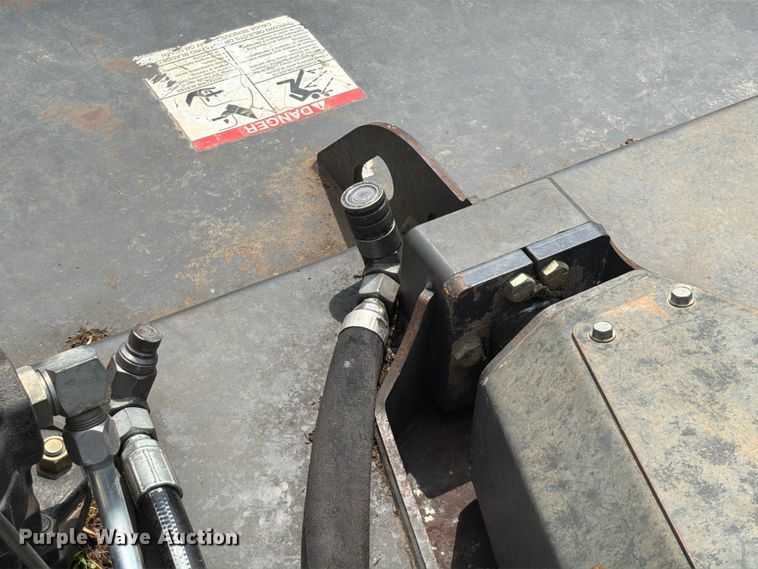 image for item NA9443 2016 Bobcat 80 skid steer rotary mower