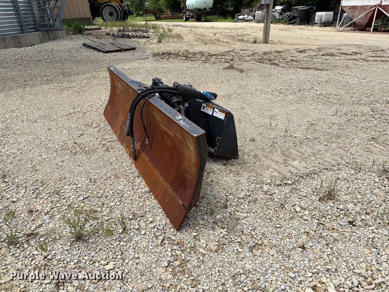 image for item NA9445 2014 Bobcat Dozer 96 skid steer dozer blade