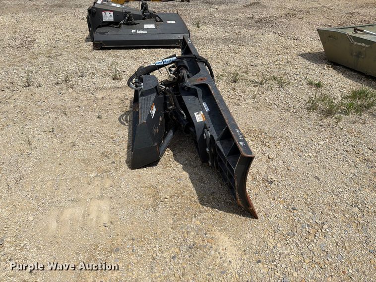image for item NA9445 2014 Bobcat Dozer 96 skid steer dozer blade